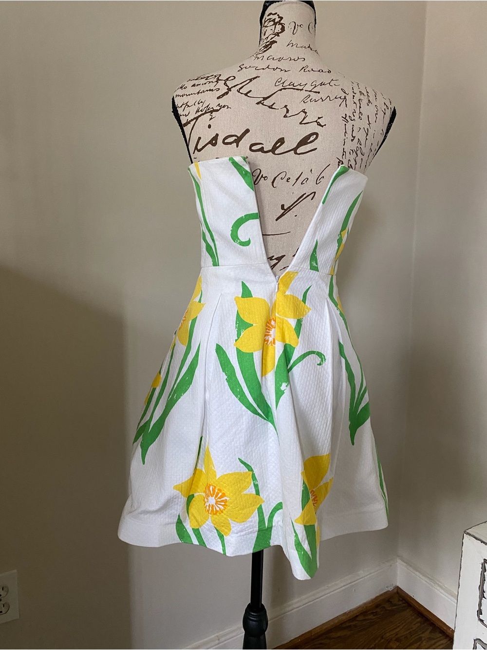 Lilly Pulitzer⎼NWOT White Strapless Fit & Flare Daffodil Dress, Sz 0 - Picture 6 of 9